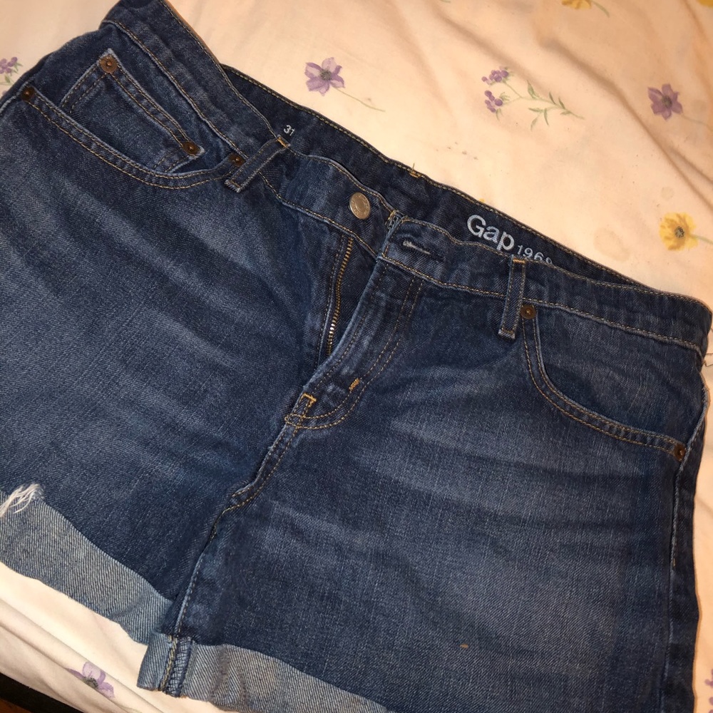 Gap shorts